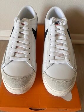 Women’s Blazer Low Platform